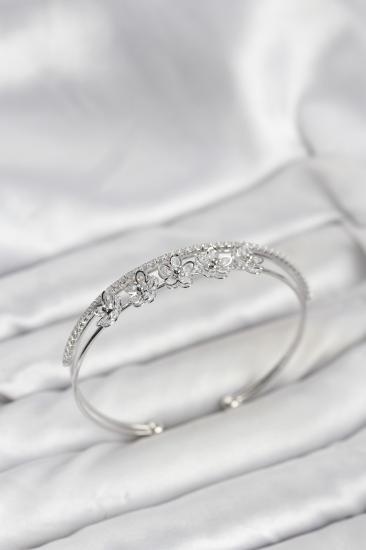 Çiçek Model Hkursat Pirinç Gümüş Renk Kadın Bileklik