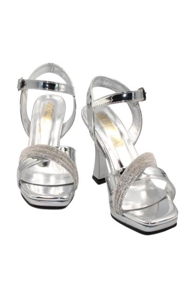 Hkursat Gümüş Rugan Taşlı Klasik Topuk Kadın Ayakkabı